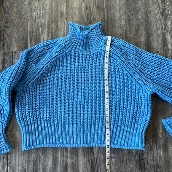 H&M chunky knit turtleneck sweater - Picture 4 of 6